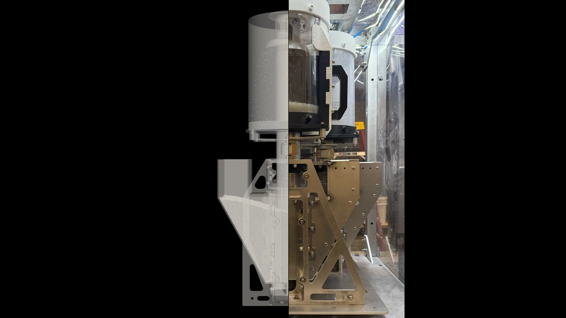 Split view: DEM regolith simulation alongside the real Rego-LIFT testbench