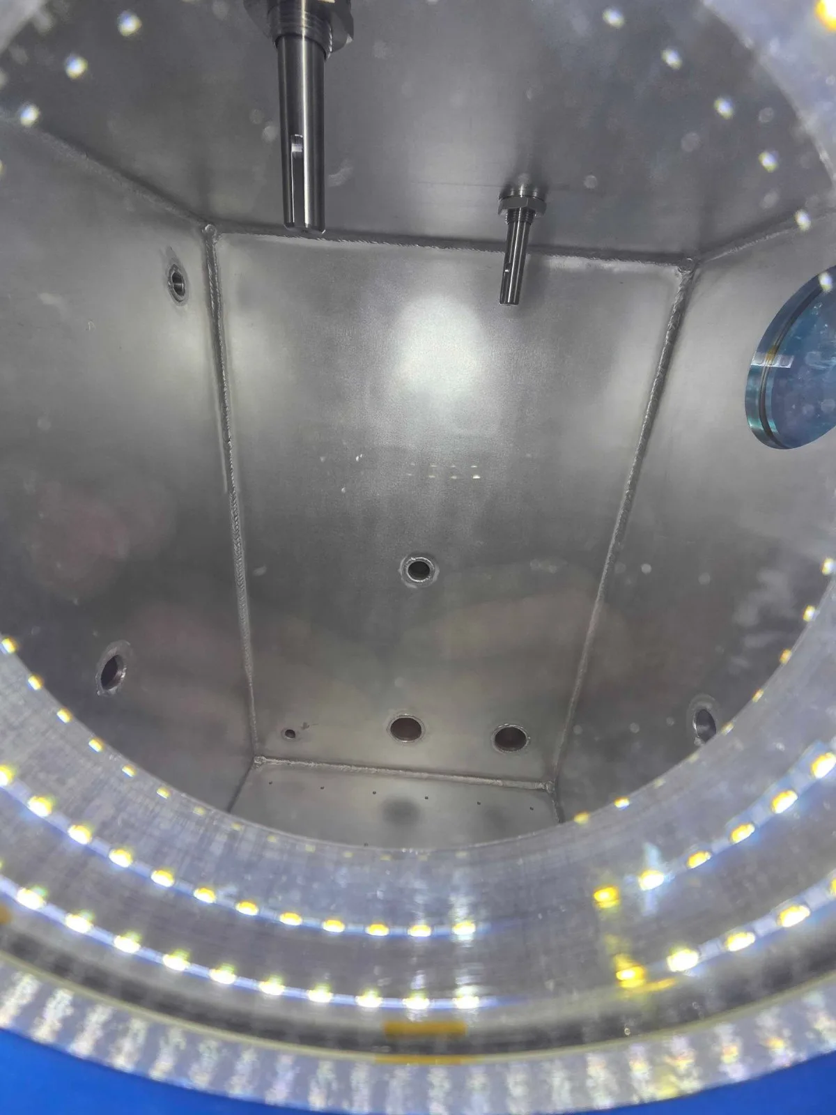 Vacuum chamber gauges and plumbing